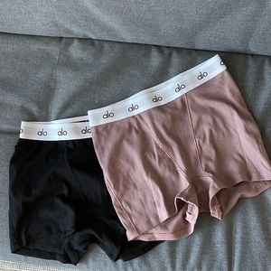 Alo Yoga Icon Ribbed Boyshort bundle